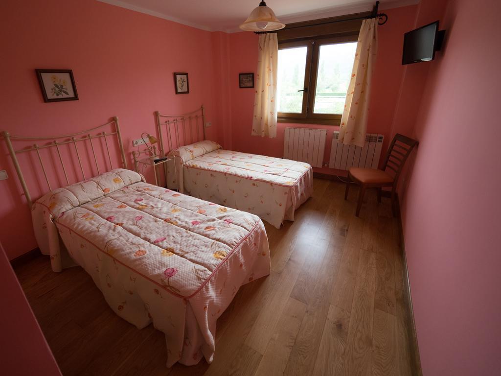 Casa Rural Martxoenea Landetxea Hotel Arruazu Eksteriør billede