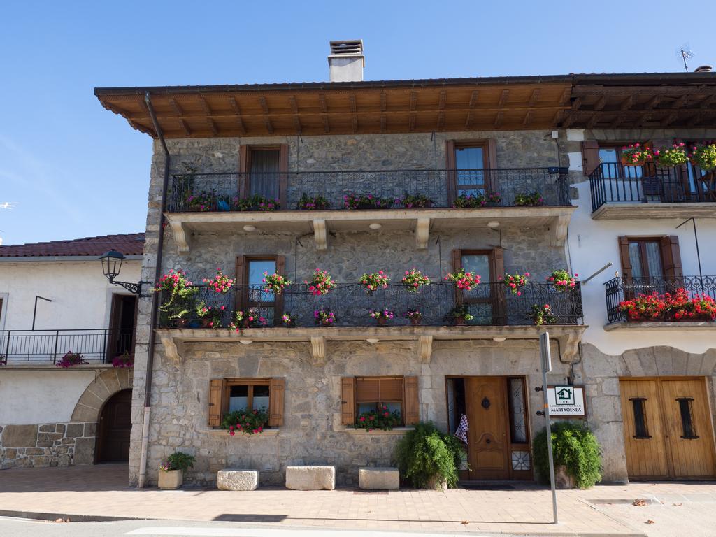 Casa Rural Martxoenea Landetxea Hotel Arruazu Eksteriør billede