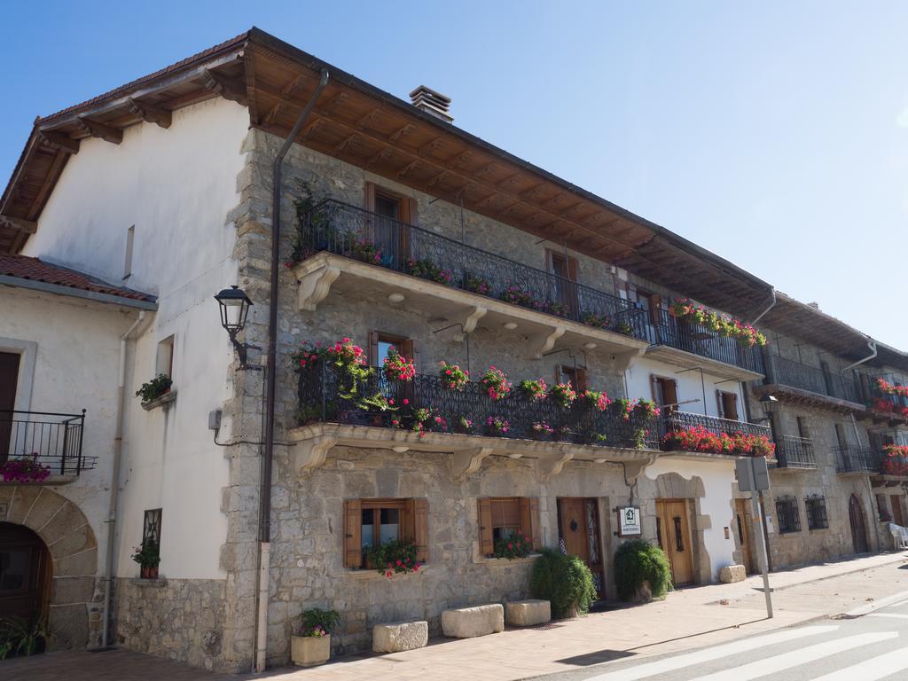 Casa Rural Martxoenea Landetxea Hotel Arruazu Eksteriør billede