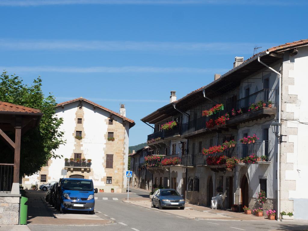 Casa Rural Martxoenea Landetxea Hotel Arruazu Eksteriør billede
