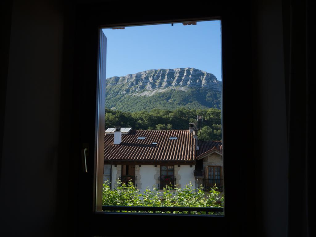 Casa Rural Martxoenea Landetxea Hotel Arruazu Eksteriør billede