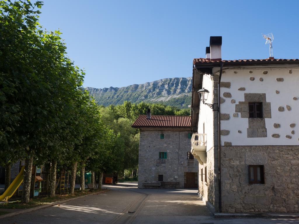 Casa Rural Martxoenea Landetxea Hotel Arruazu Eksteriør billede